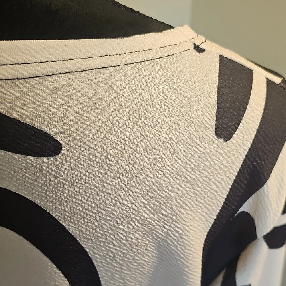 NWOT Women's Geometric Open Front Bold Lightweight Unique Long Cardigan XL - Picture 8 of 14